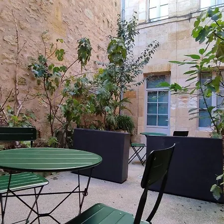 Апартаменты Sur Patio Au Coeur Des Chartrons