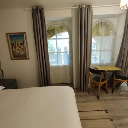 Sur Patio Au Coeur Des Chartrons דירה